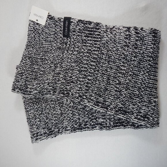 NWT Calvin Klein Infinity Black and White Knit Scarf Unisex - Picture 1 of 10